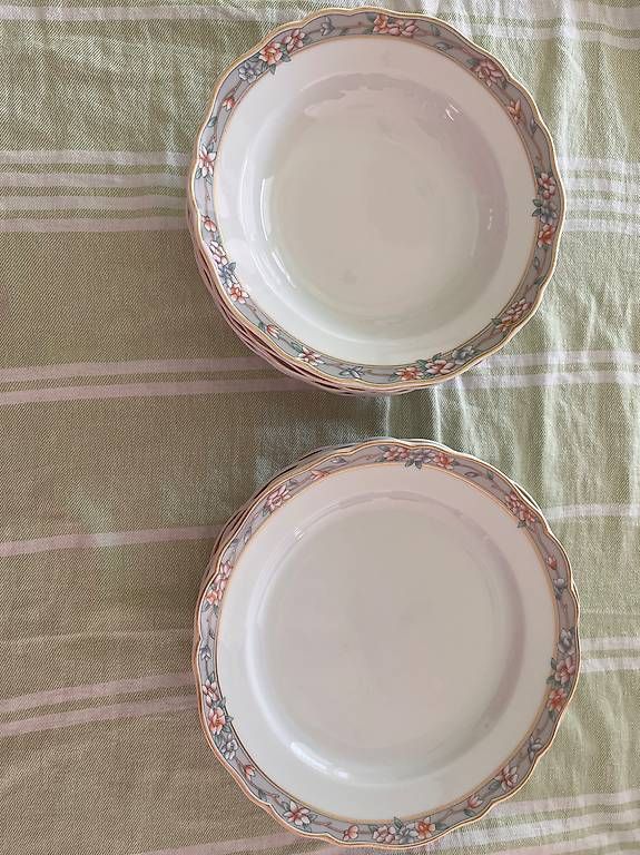 Assiettes: Hutschenreuter Marie Th.  Teller – D'occasion à Thalwil par chm_6wdg