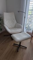 Komfortabler Relaxsessel mit Fusshocker, drehbar, cremeweiss