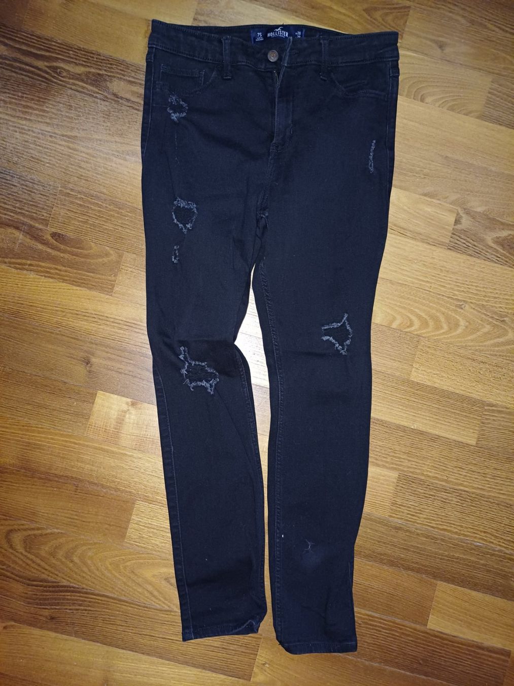 Hollister Jeans: Hollister Jeans – Usato da Winterthur venduto da Smily-_-