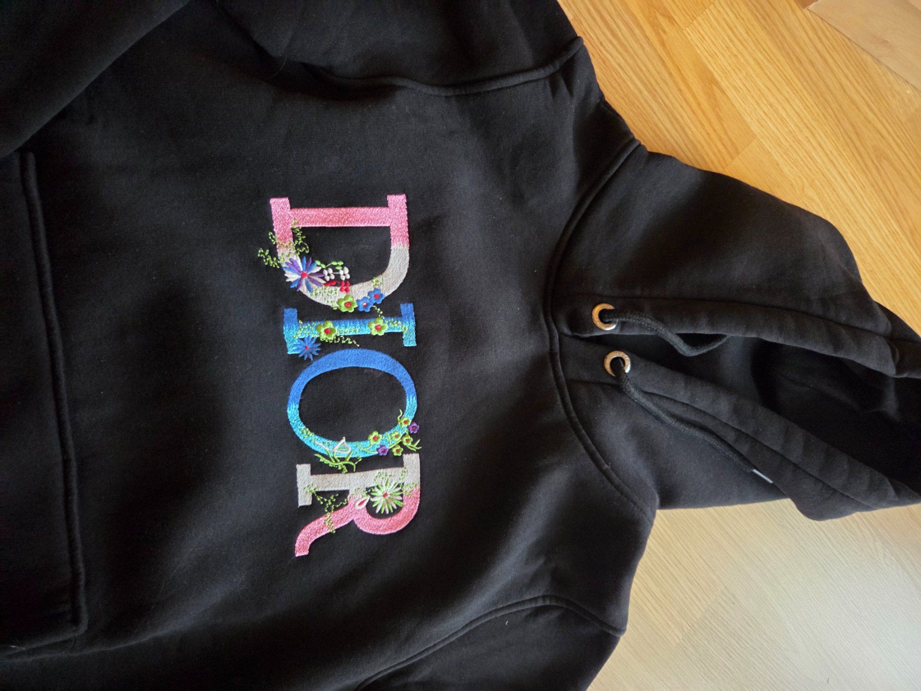 Maglioni & Felpe: Hoodie – Usato da Oberiberg venduto da Dorimahei 1