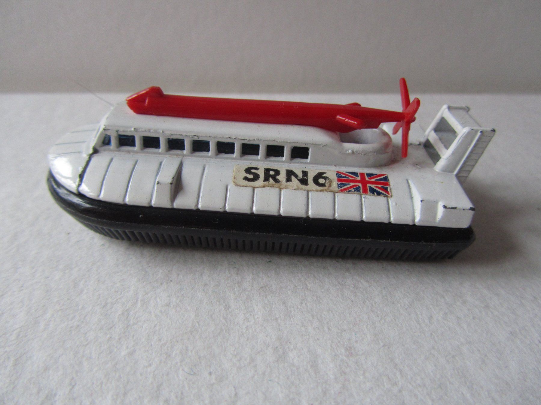 Matchbox Modellini d'auto: SRN6 Hovercraft, Matchbox Superfast, Nr. 72B – Usato da Weiningen ZH venduto da dietsch57