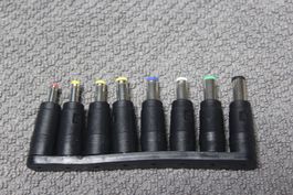 8 Stk. Laptop Notebook Netzteil Adapter AC DC Stecker Set