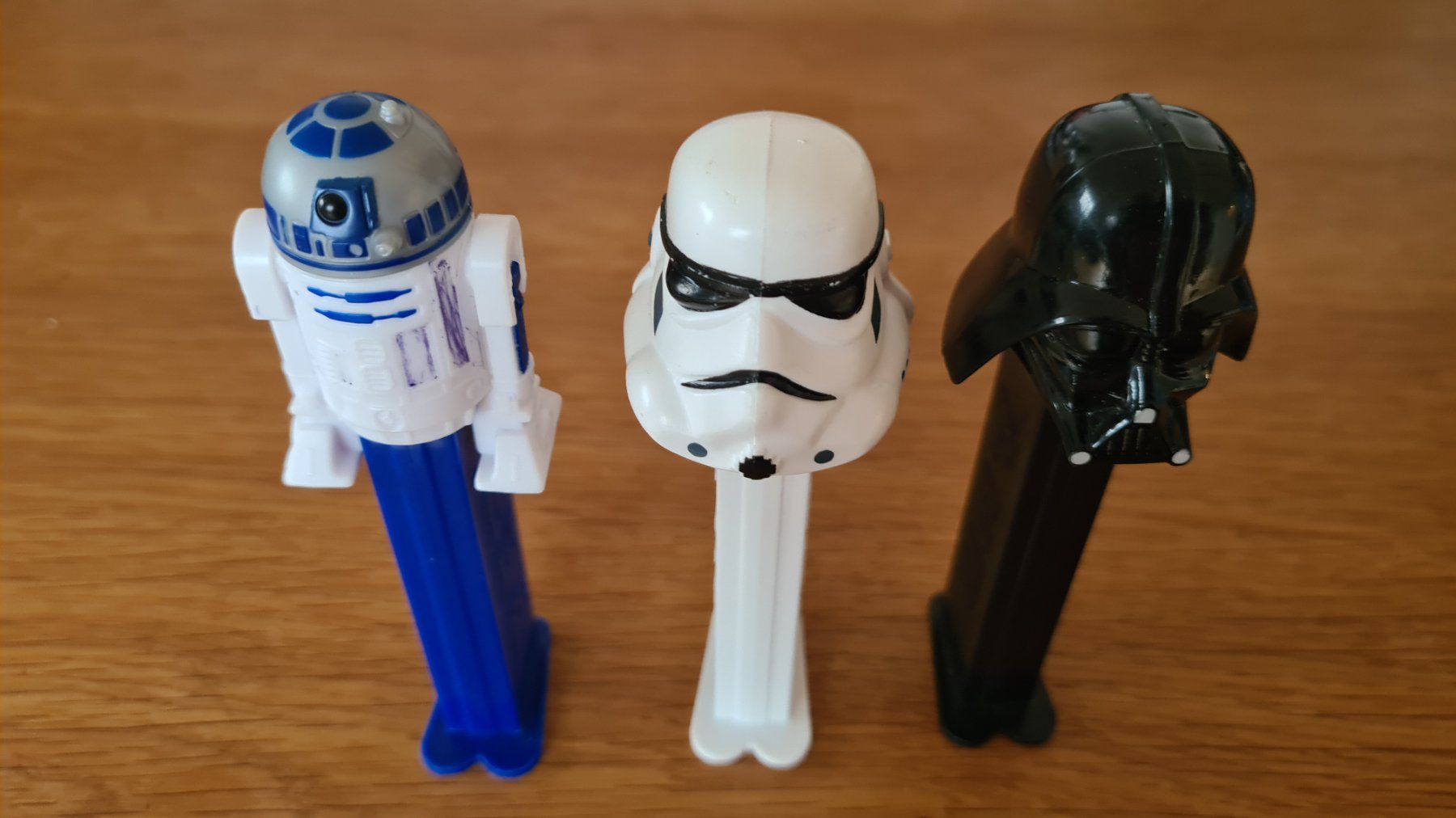 Pez Statuette: Star Wars PEZ Spender Set - R2-D2, Stormtrooper, Vader – Usato da Winterthur venduto da stufaphi 1