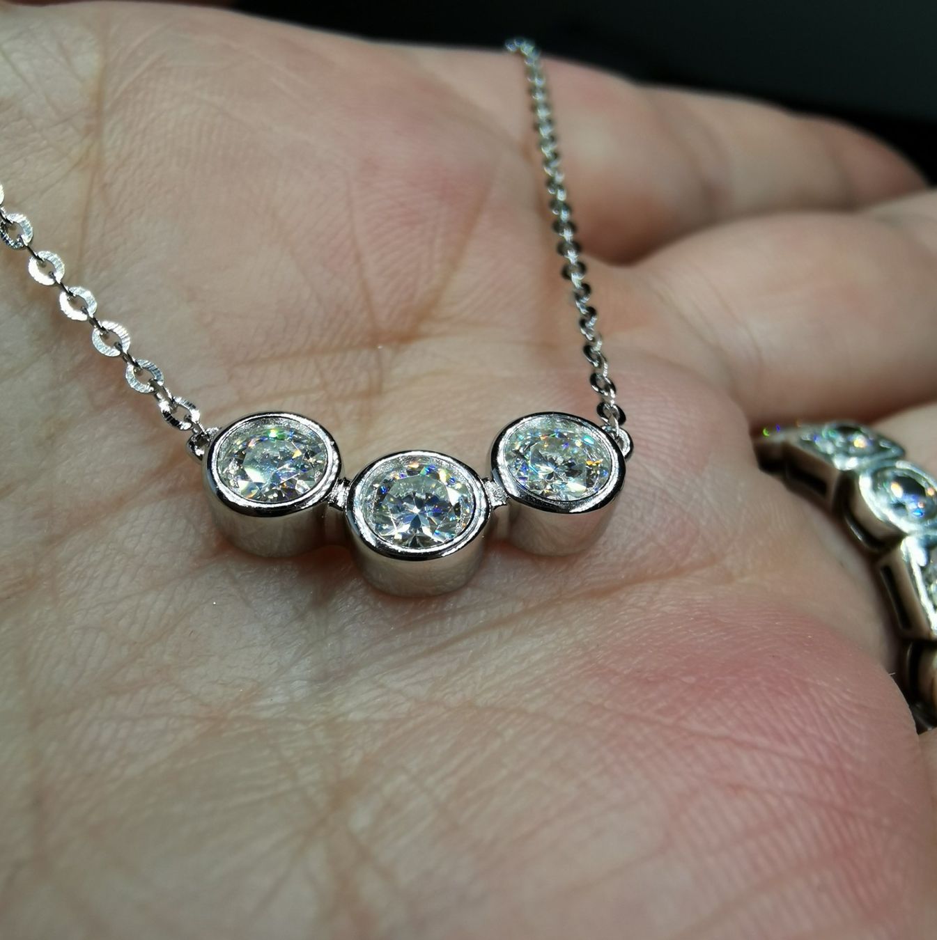Catenine: Collier argent avec diamants moissanite de 0,9 ct certifiés – Nuovo e nell'imballaggio originale da Reconvilier venduto da Tsma67 8