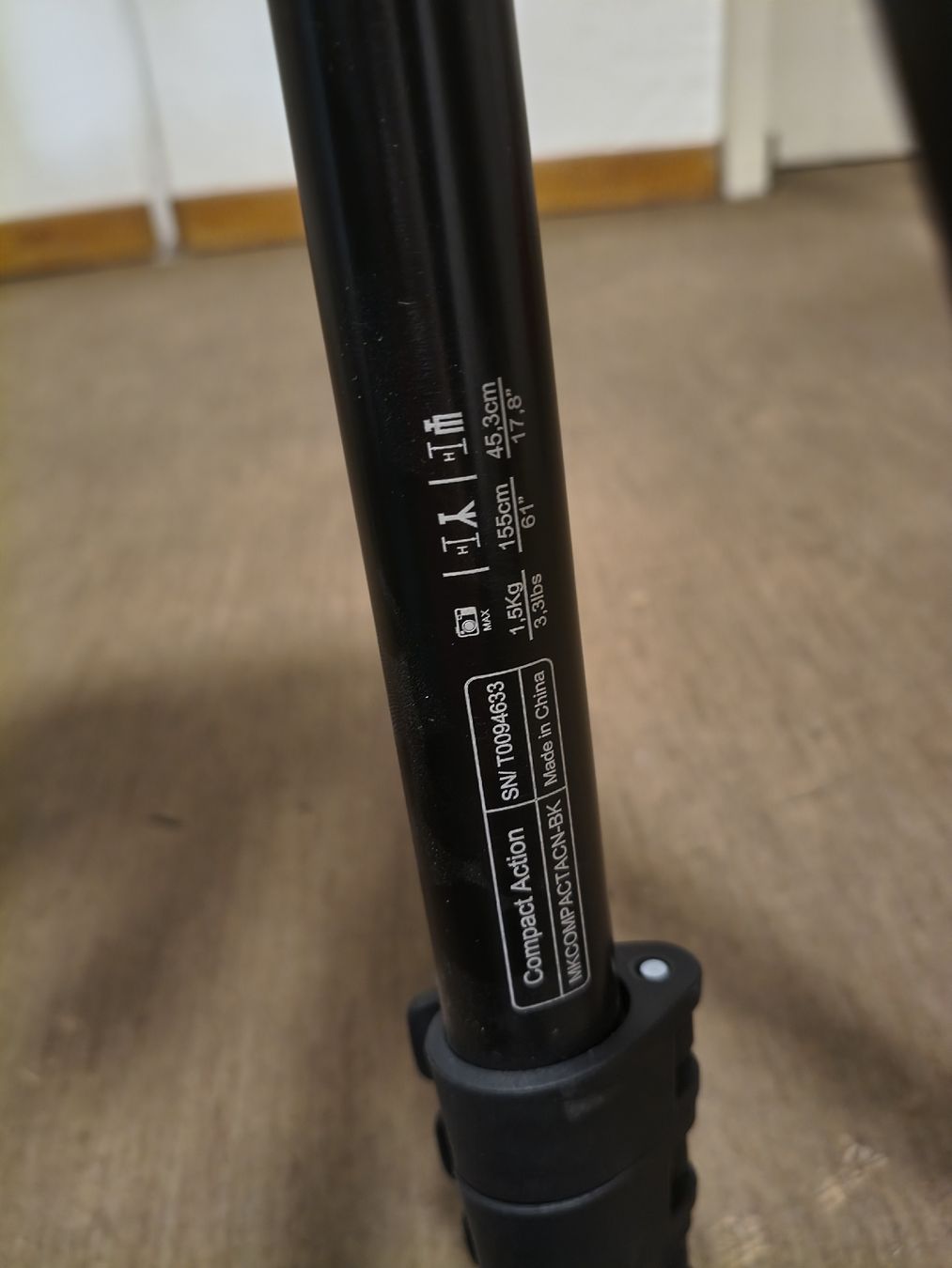 Manfrotto Trépieds & Accessoires: Manfrotto Compact Action tripod MKCOMPACTACN-BK used – D'occasion à Zürich par TrainLine 4