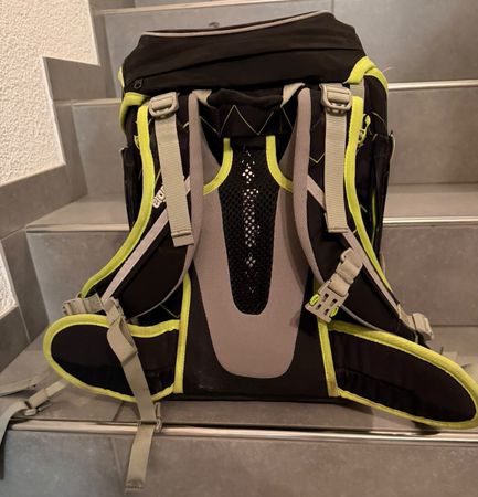 Ergobag Schulranzen Modell "Einhorn" schwarz/gelb gebraucht
