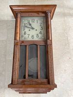 Alte Wanduhr