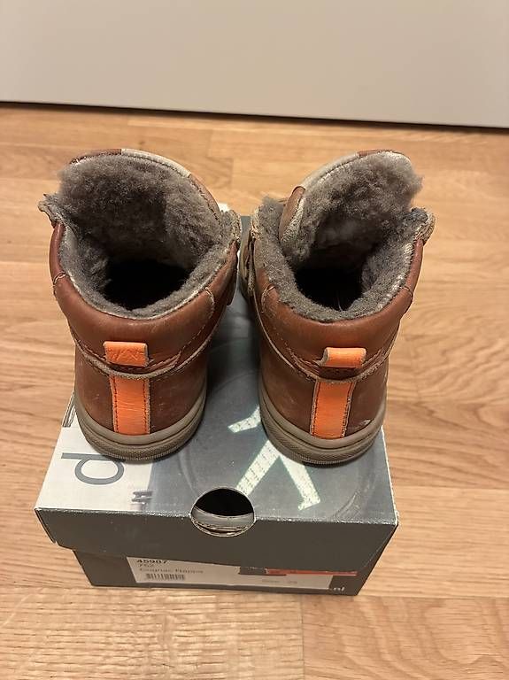 Scarpe per ragazzi: Kinder Winterstiefel von Develab – Usato da Luzern venduto da Mihnea_D 4