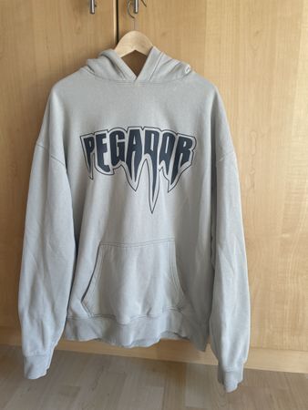 Hoddie Pegador