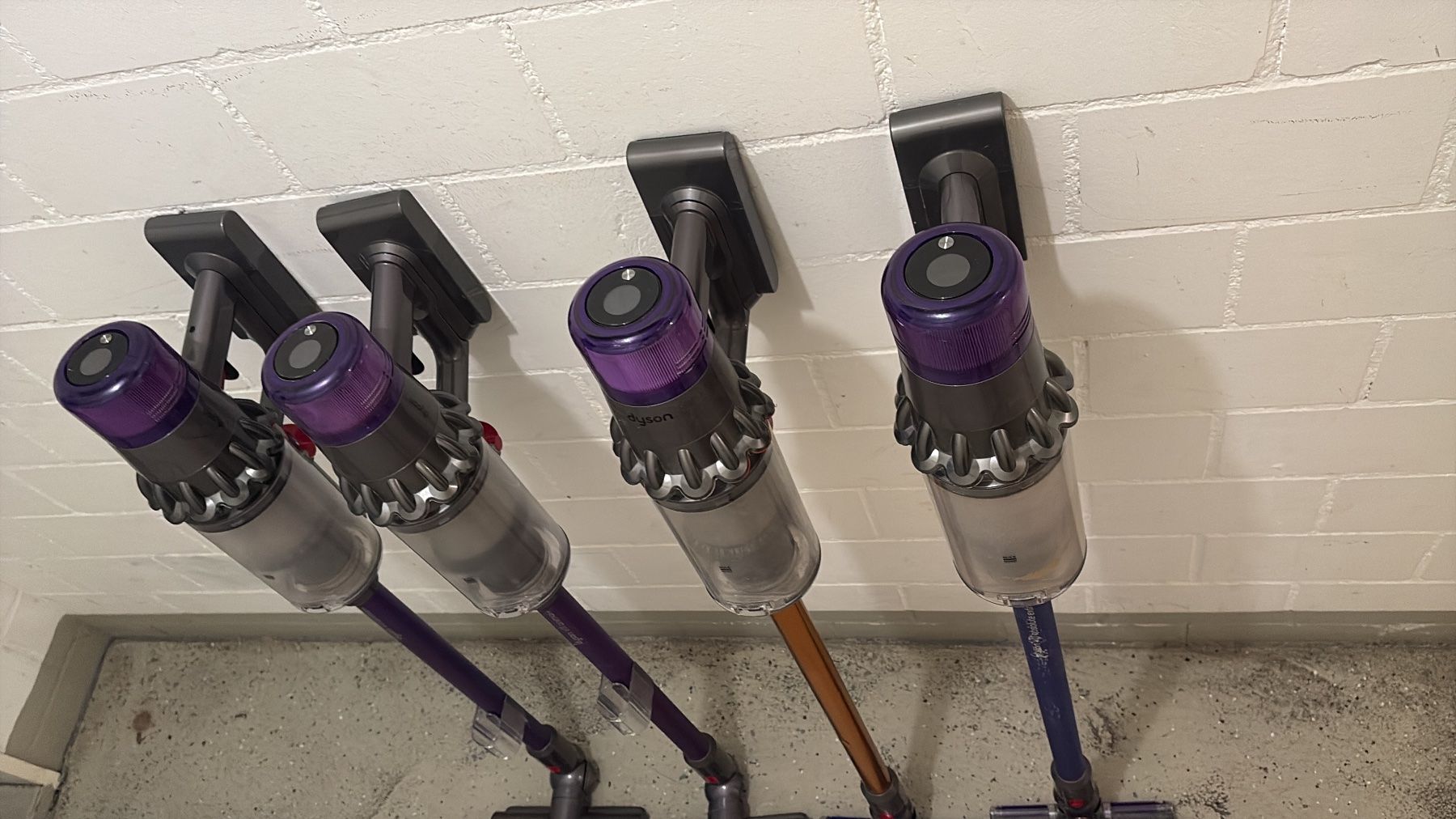Dyson Aspirapolveri & Accessori: 4x Dyson V11 absolut  Handstaubsauger – Difettoso da Lausen venduto da sen_jm7c 4
