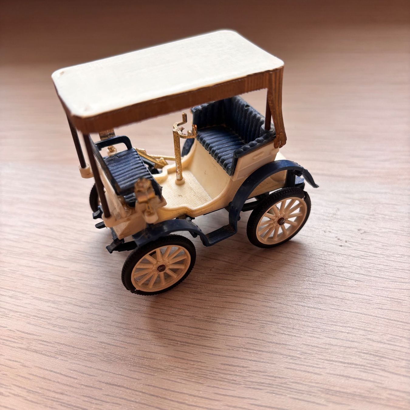 Peugeot Voitures modèles: MINIALUXE - Peugeot – D'occasion à Veyrier par MargaritaR