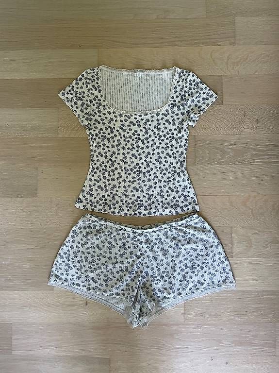 Negligees & Pyjamas: Damen-Pyjama, Gr. S-M – Gebraucht aus St. Gallen von joa_ls9v