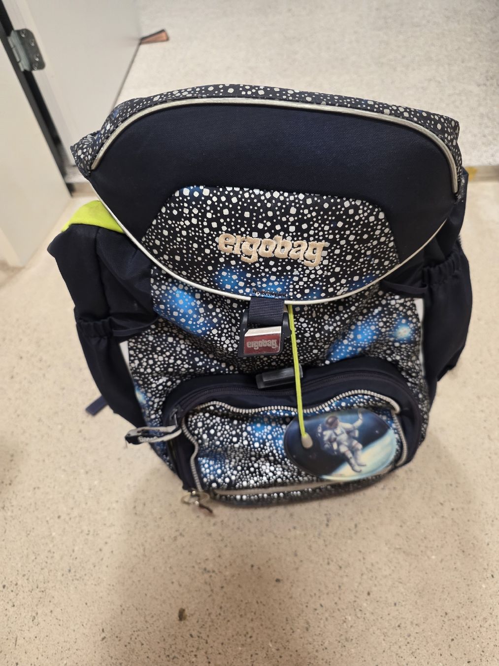 Ergobag Sacs & sacs à dos: Schulranzen Ergobag Weltall Motiv / gebraucht – D'occasion à Hirzel par buy1988