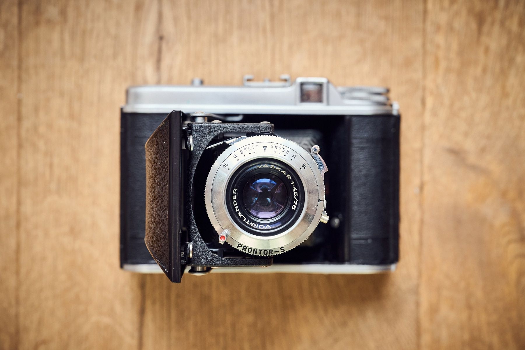 Voigtländer Fotocamera: Voigtländer Perkeo I Mittelformatkamera – Usato da Zürich venduto da neon_studio_zuerich 1