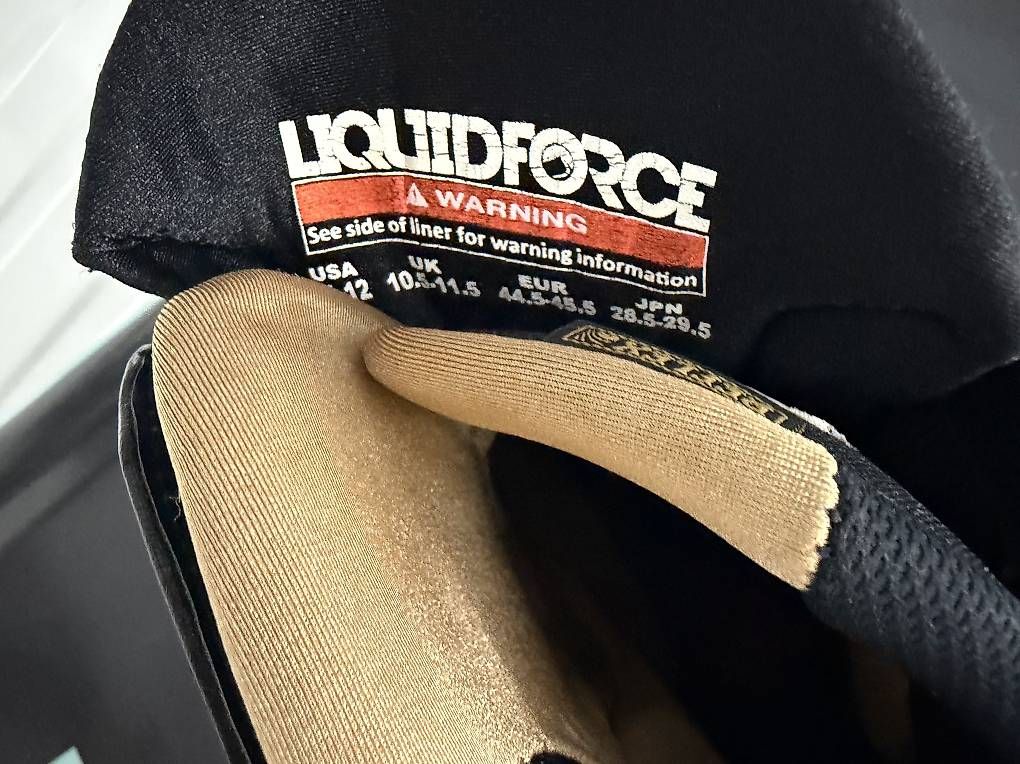 Tavole da surf e di nuoto: Wakeboard liquide Force Harvey Clifford Pro NP1290.- – Usato da Le Mont-sur-Lausanne venduto da swisssail 1