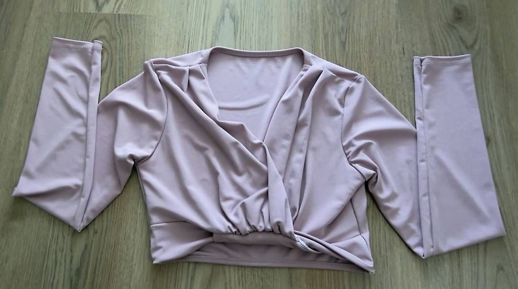Lotti di vestiti: ROSA ZWEITEILER MIT ROCK – Usato da Amriswil venduto da deli20 3