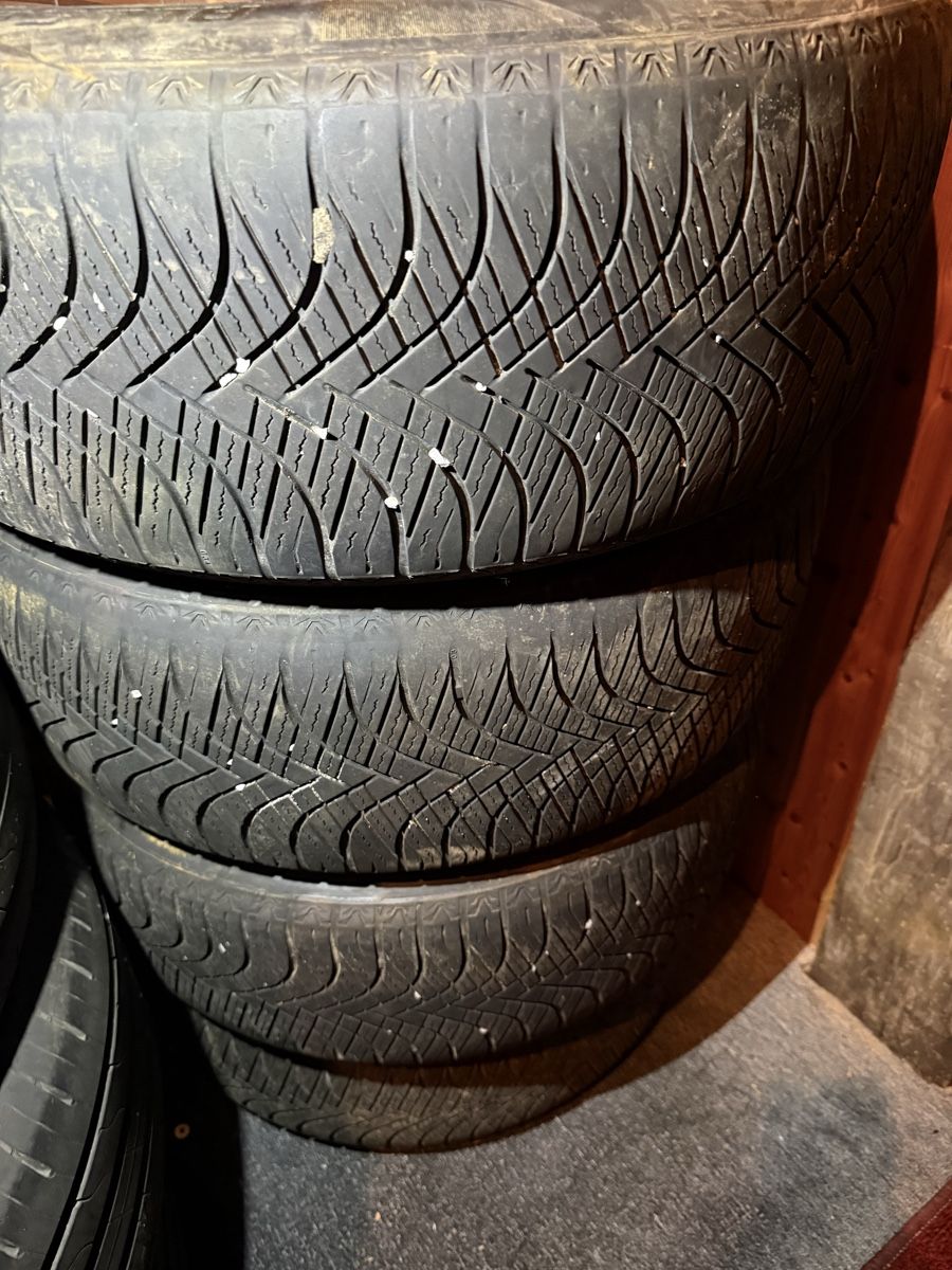 BMW Cerchioni: BMW Alufelge 235/50R18 – Usato da Bretzwil venduto da angel094 3