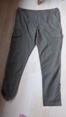 Oliv farbene Sommer Hose Gr 44/46 Bund46 cm Chicoree