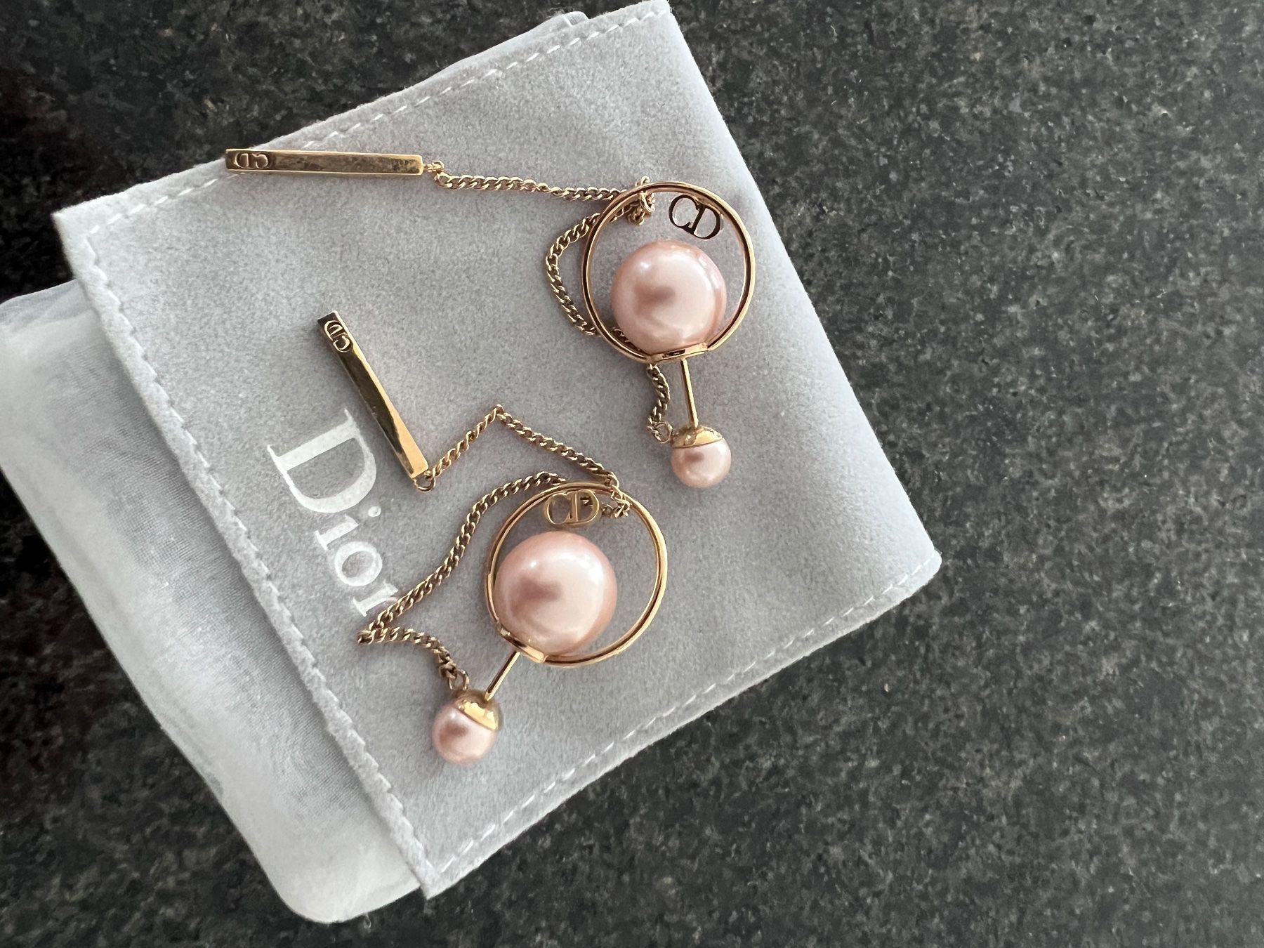Dior Orecchini pendenti & Orecchini a lobo: Diorohrringe Tribales Pearl dangle – Usato da Elgg venduto da iwi_dc2n