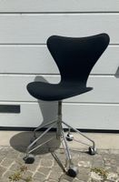 Fritz Hansen     Serie 7      Drehstuhl.       (Modell 3117)