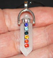 Halskette D-914 – Säule Bergkristall 7 Chakra