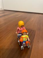 Playmobil Figur mit Rollstuhl und Begleitfigur
