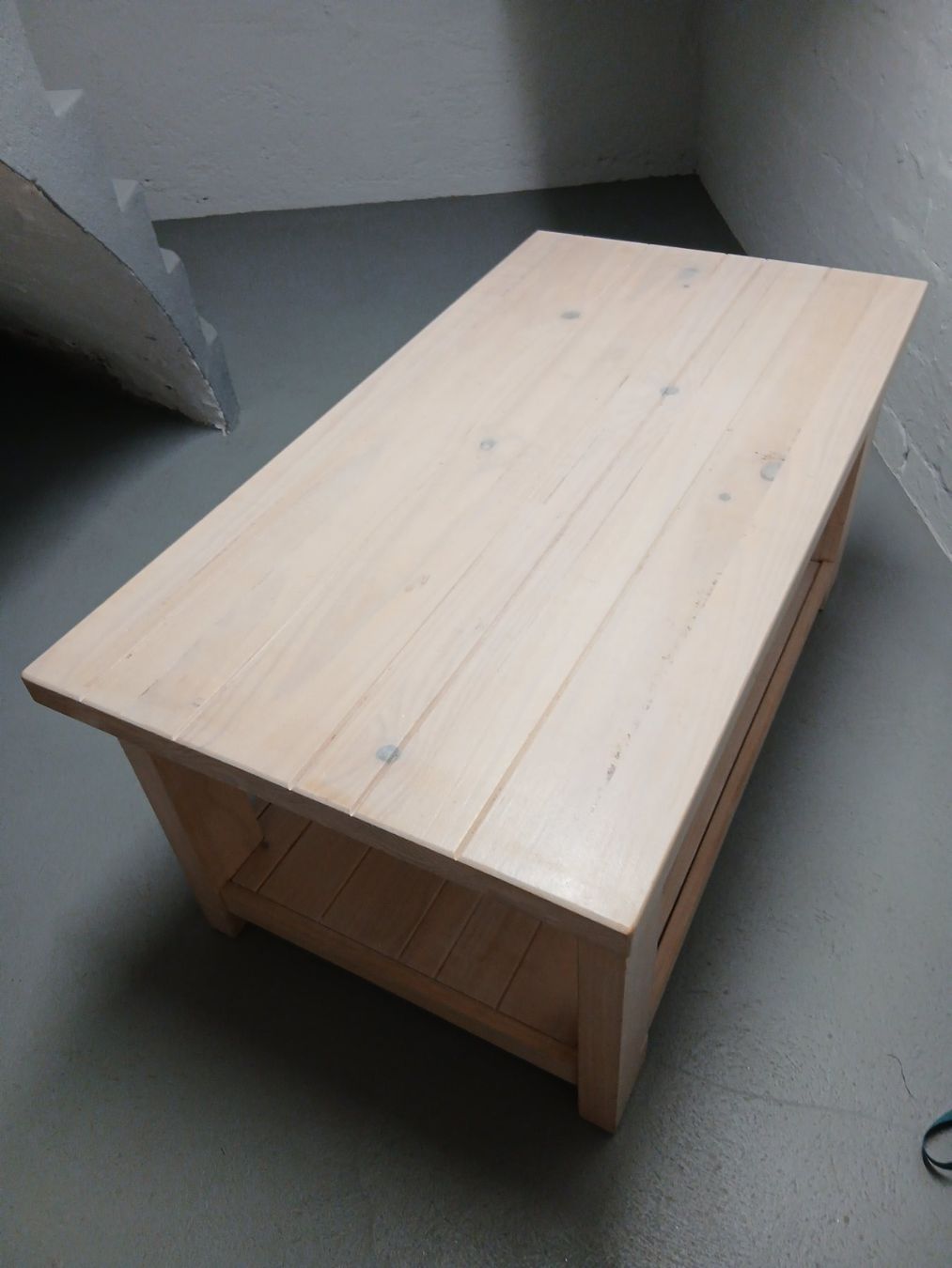 Ikea Tavoli: massiver Holzsalontisch – Usato da Frauenfeld venduto da Fnuni 3
