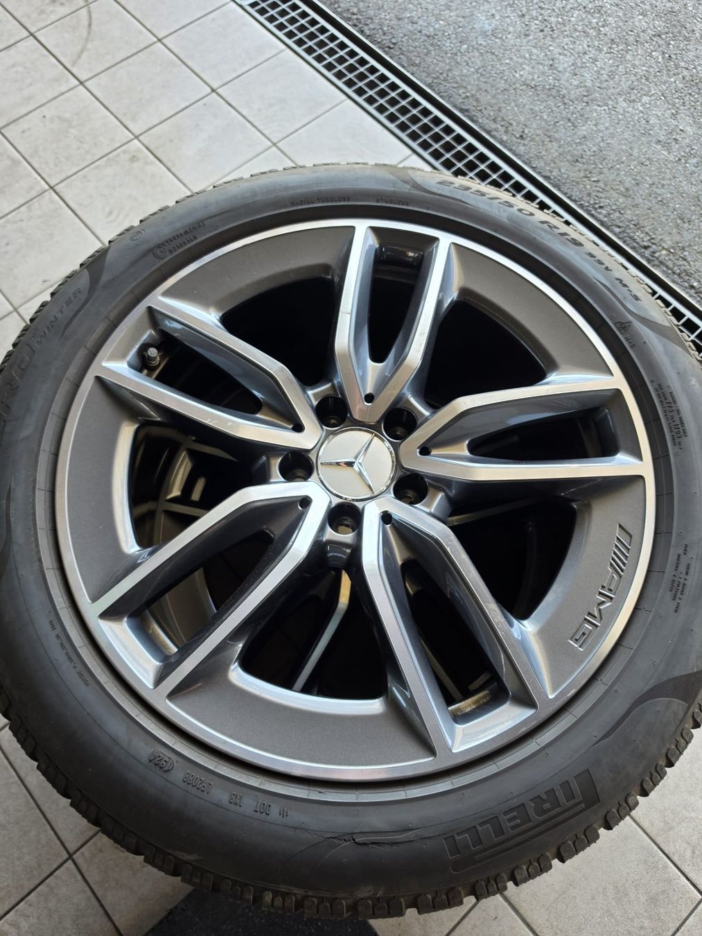 Mercedes-Benz Cerchioni: AMG Winter Kompletträder – Usato da Stäfa venduto da vel_2vvl 1