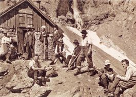 Grünhorn-Hütte   GL    (anno 1925)   Repro