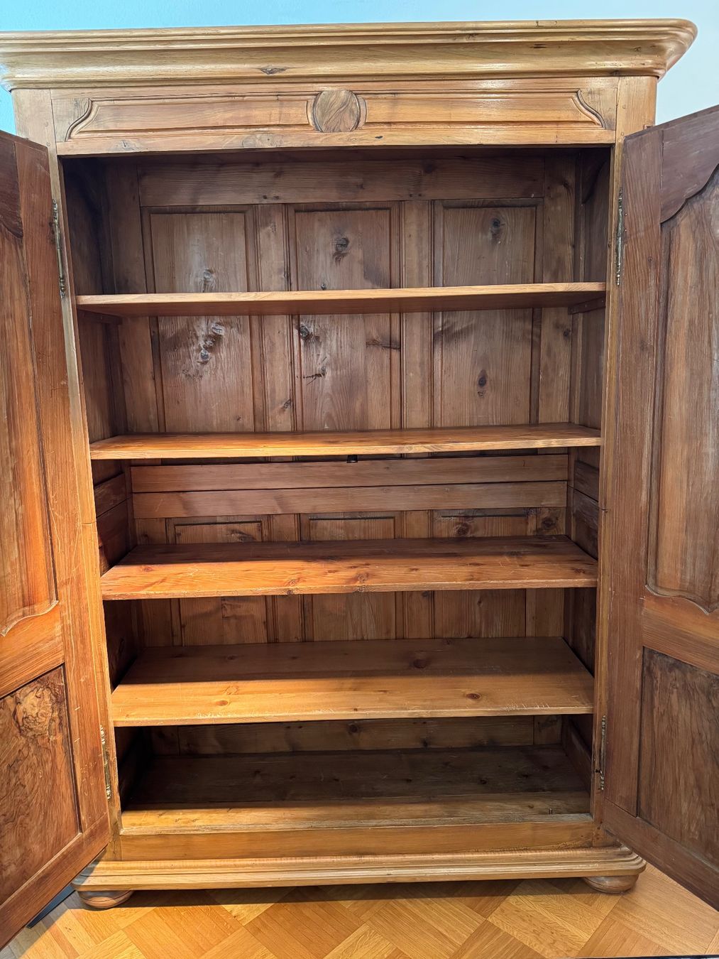 Armadi: Neuenburger Barockschrank – Usato da Bern venduto da HayozHayoz 2