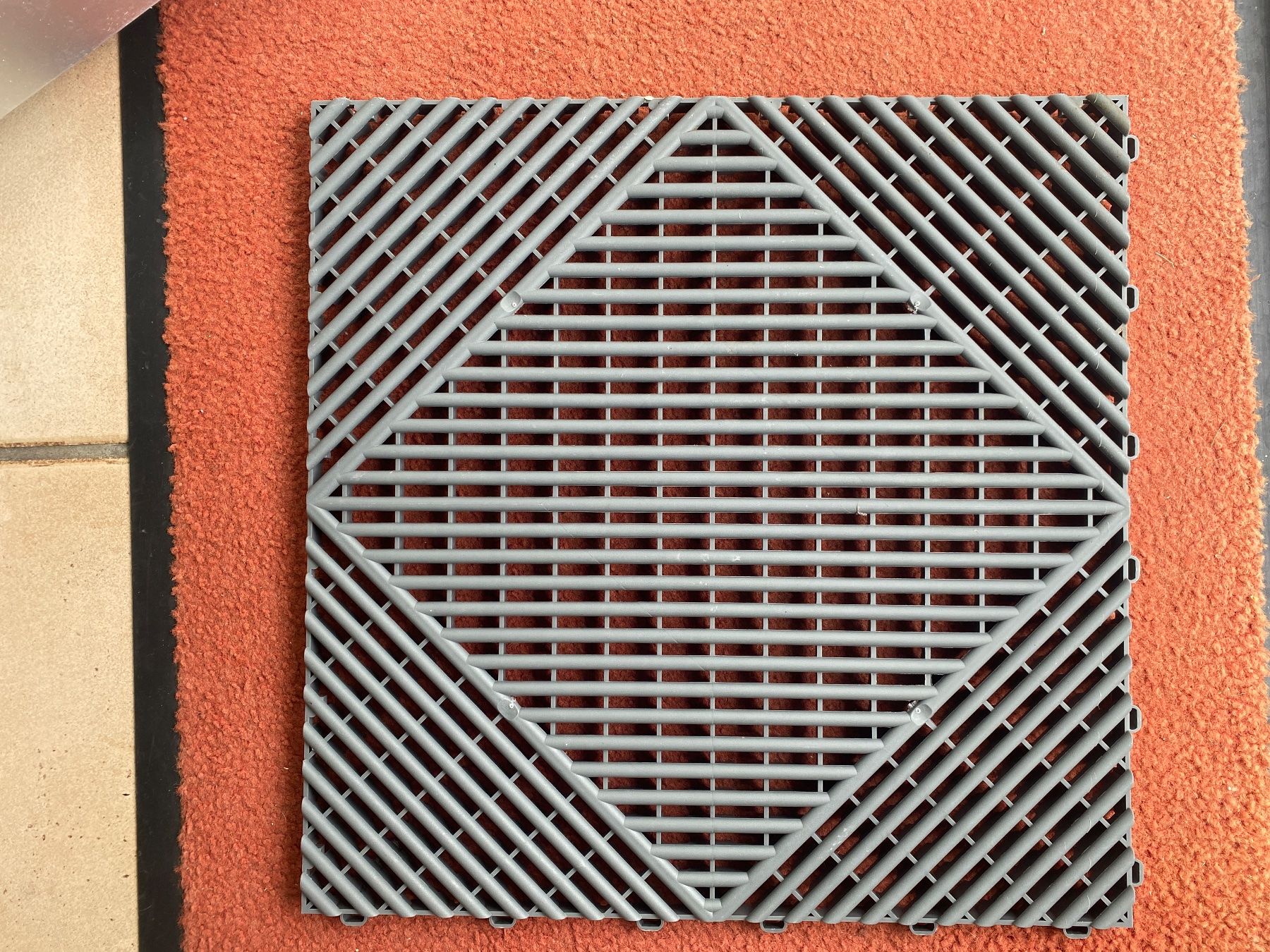 Rivestimenti per pavimenti: Kunststofffliesen grau 40x40cm – Usato da Abtwil SG venduto da Zwiebi