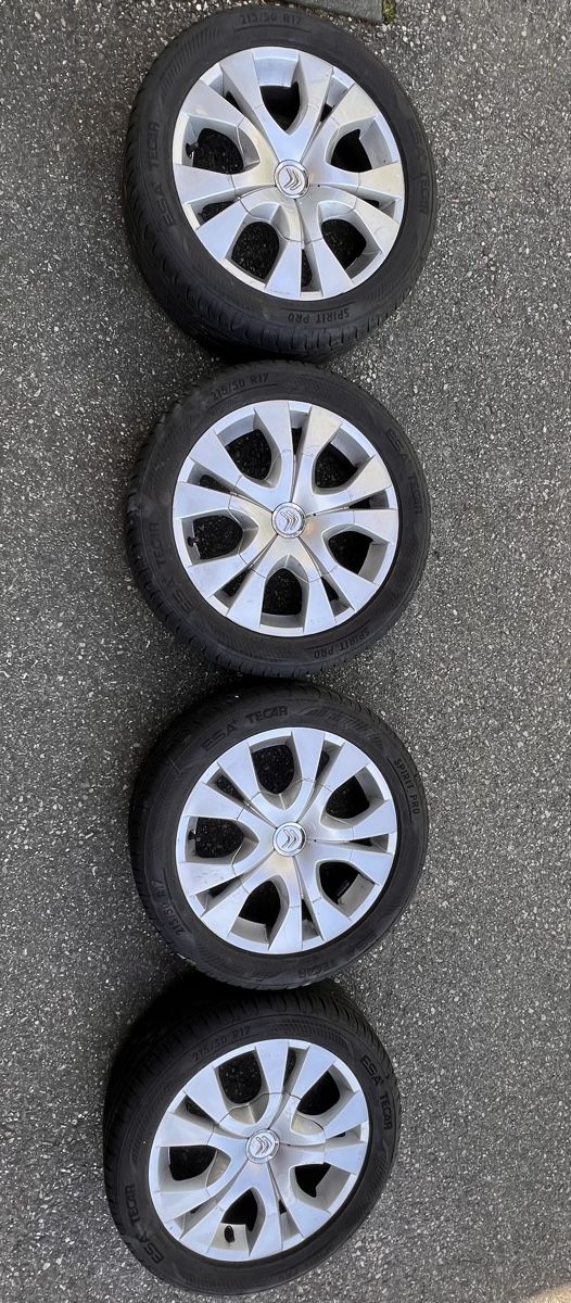 Pneus & Kompletträder: Sommerräder, 215/50 R17, 6mm – Gebraucht aus Wiler b.Utzenstorf von bar_8hpq