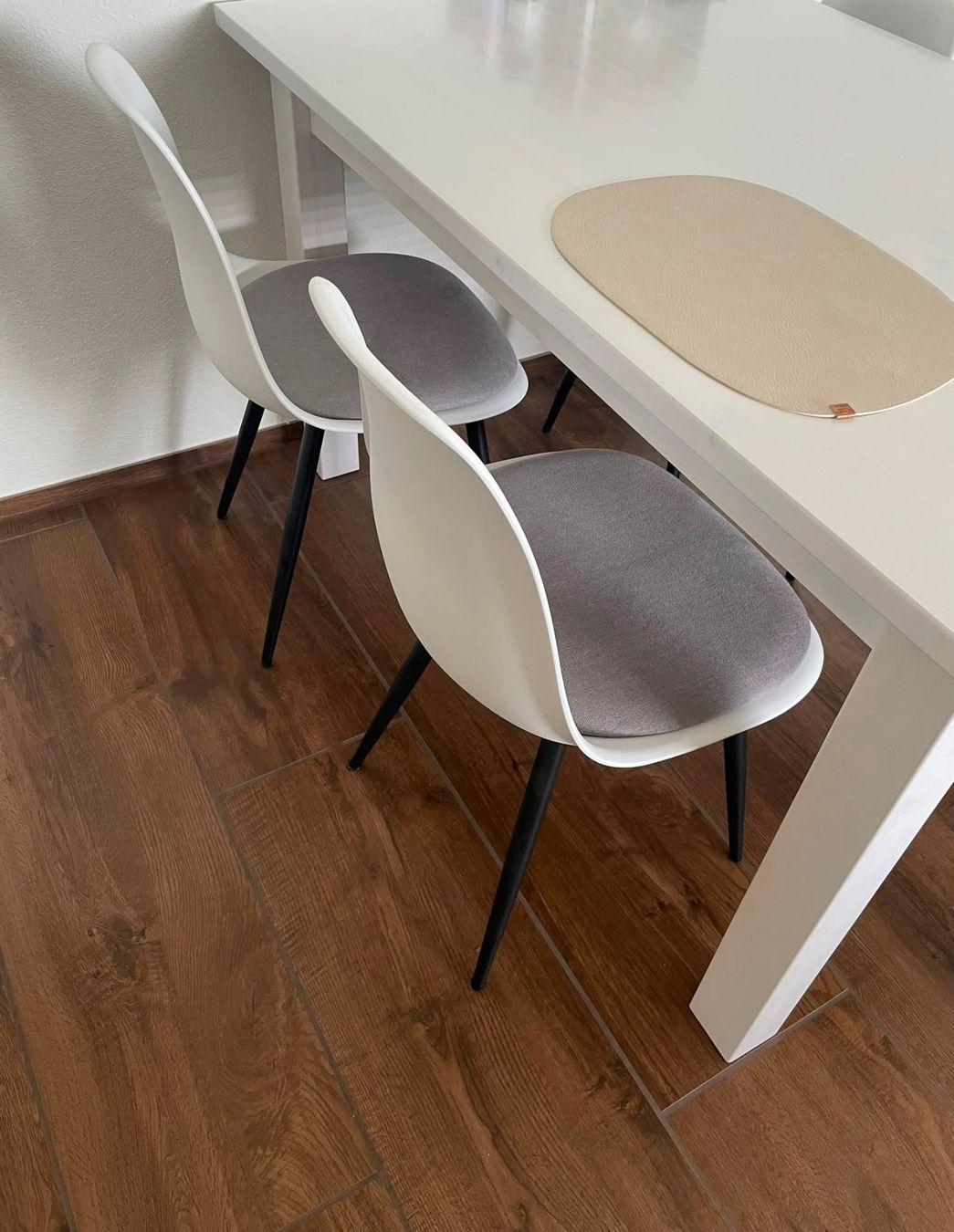 Set di tavolo e panche: Tisch mit 4 Stühlen, neuwertig – Usato da Rudolfstetten venduto da sar_qsc8 2