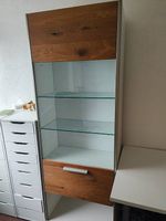 Glas Vitrine mit Echtholz Furnier