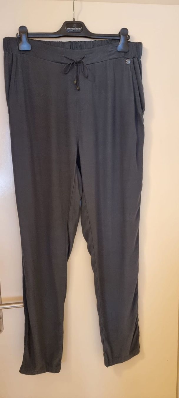 Nile Hosen: Nile Gr. L – Neu und originalverpackt aus Luzern von Reni025
