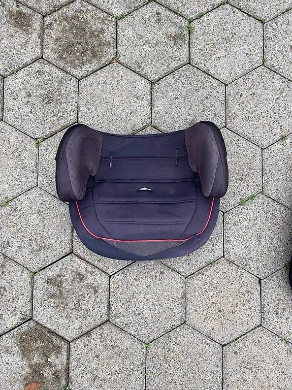 Sièges auto: zweiteiliger Kindersitz / Autositz – D'occasion à Derendingen par Timida 1