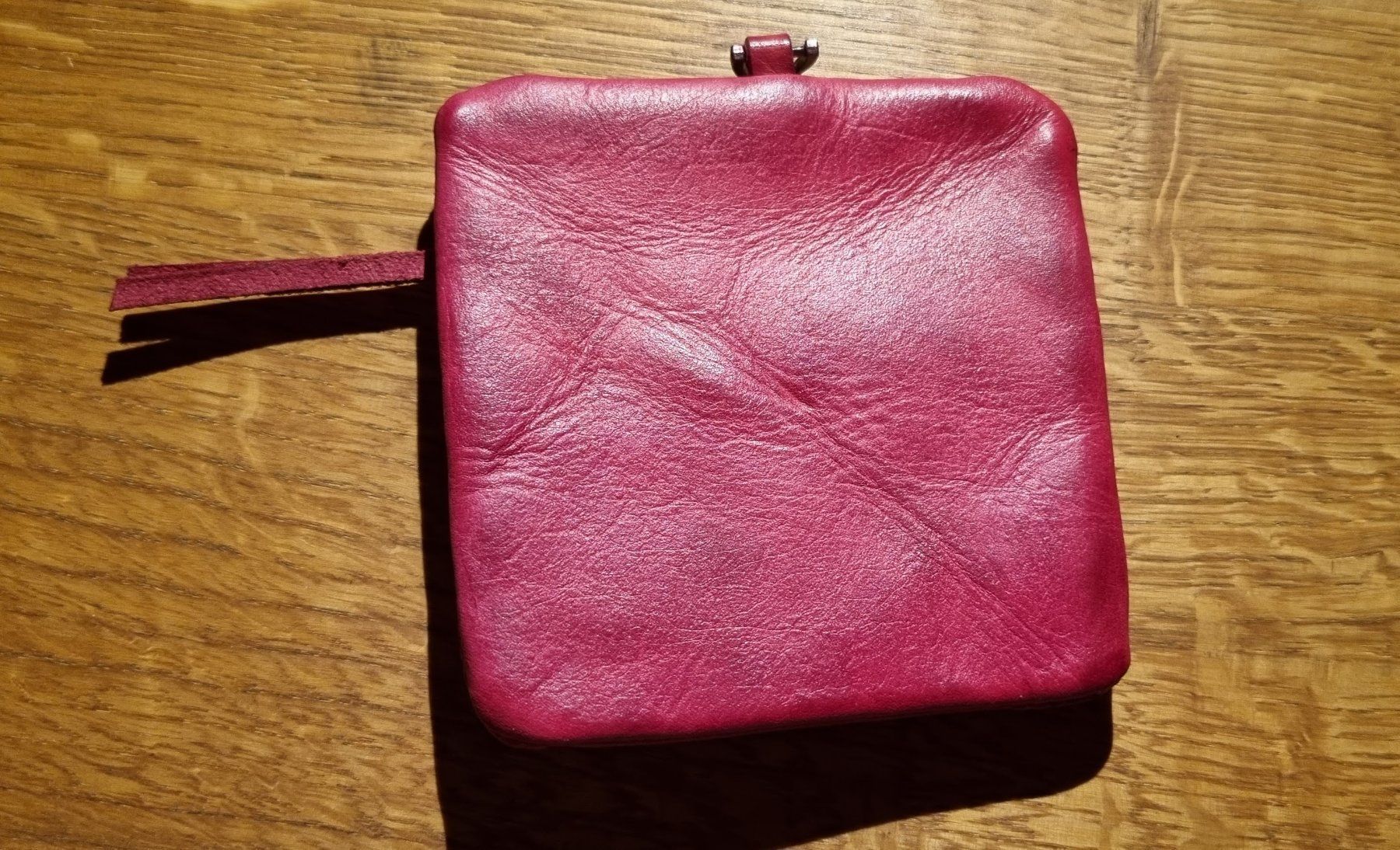Brieftaschen: Leder Portemonnaie in rot – Neu und originalverpackt aus Gattikon von myartshop 1