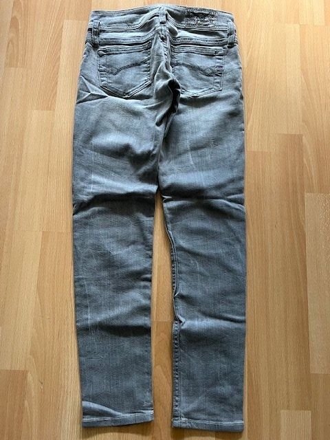 Tommy Hilfiger Jeans: Jeans Hilfiger Gr.26|30 – Gebraucht aus Wabern von MagdalenaWabern 1