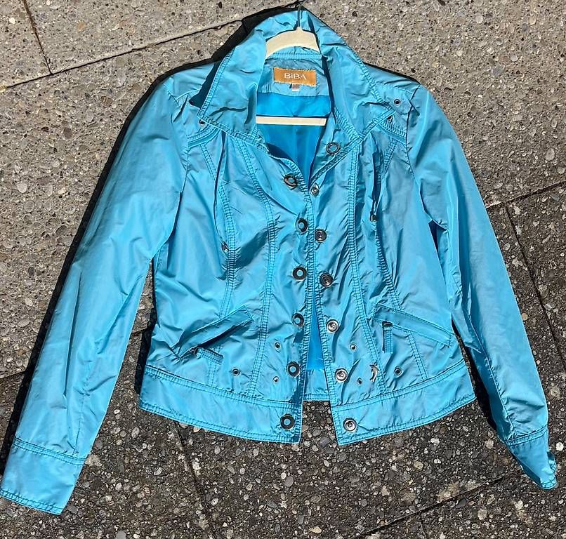 Jacken: Jacke / Blazer hellblau, Gr 36 – Gebraucht aus Thayngen von buermann 1