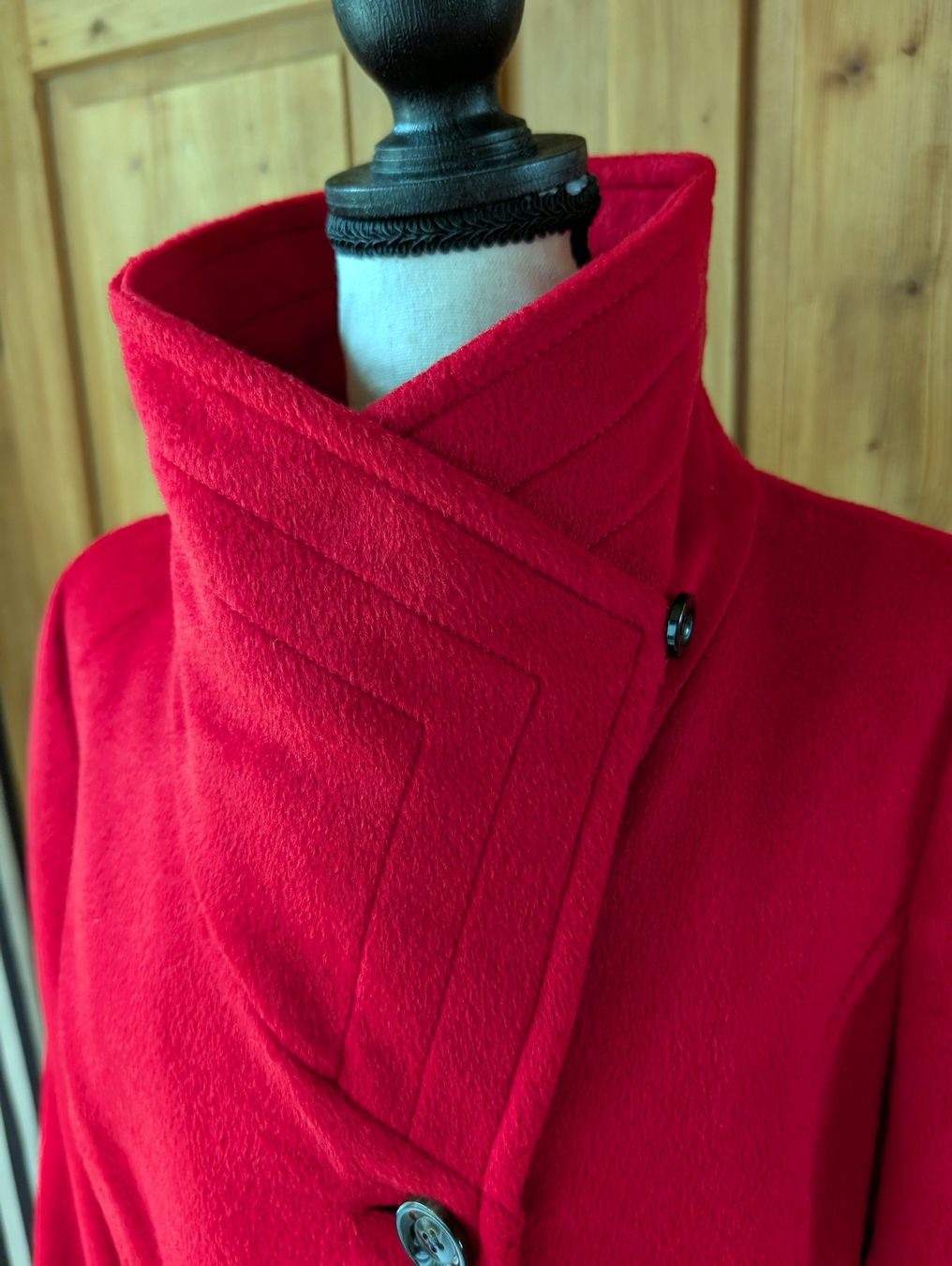 Comma Cappotti: Roter Wintermantel – Usato da Ettingen venduto da Chrisdots 2
