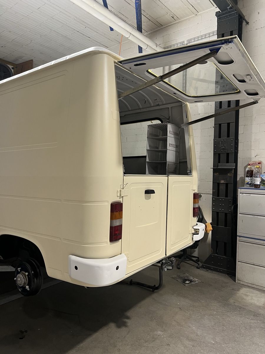 Peugeot Véhicules de camping: Peugeot J9 Camper Bus – D'occasion à Solothurn par and_fv56 2