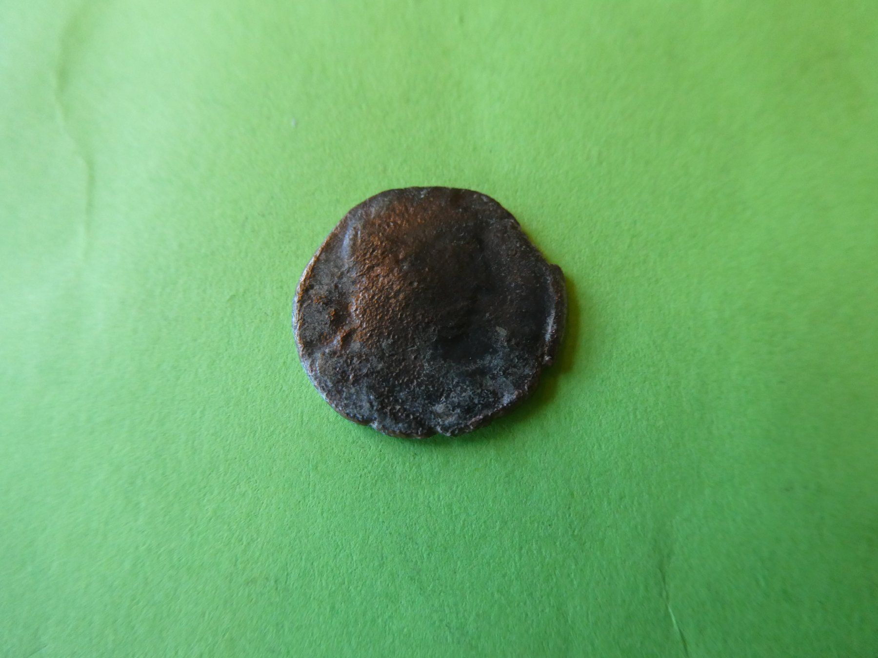 Alle Münzen: uralte   Bronzemünze  18mm  2.67 g – Gebraucht aus Hinterforst von Rohusri