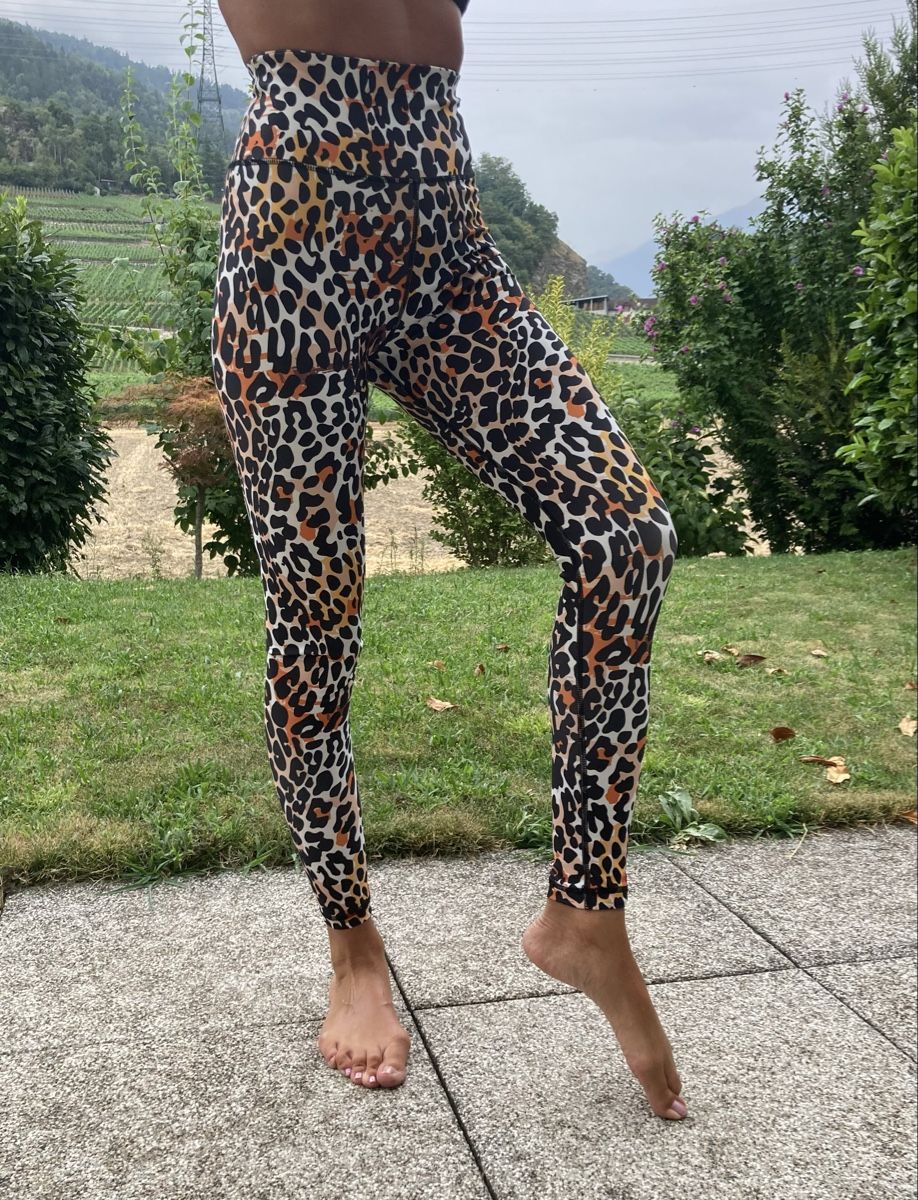 Leggings: Leggings gainant taille S neuf – D'occasion à Bramois par rey_xy87 1
