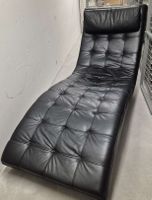 Liege in Leder schwarz gebraucht