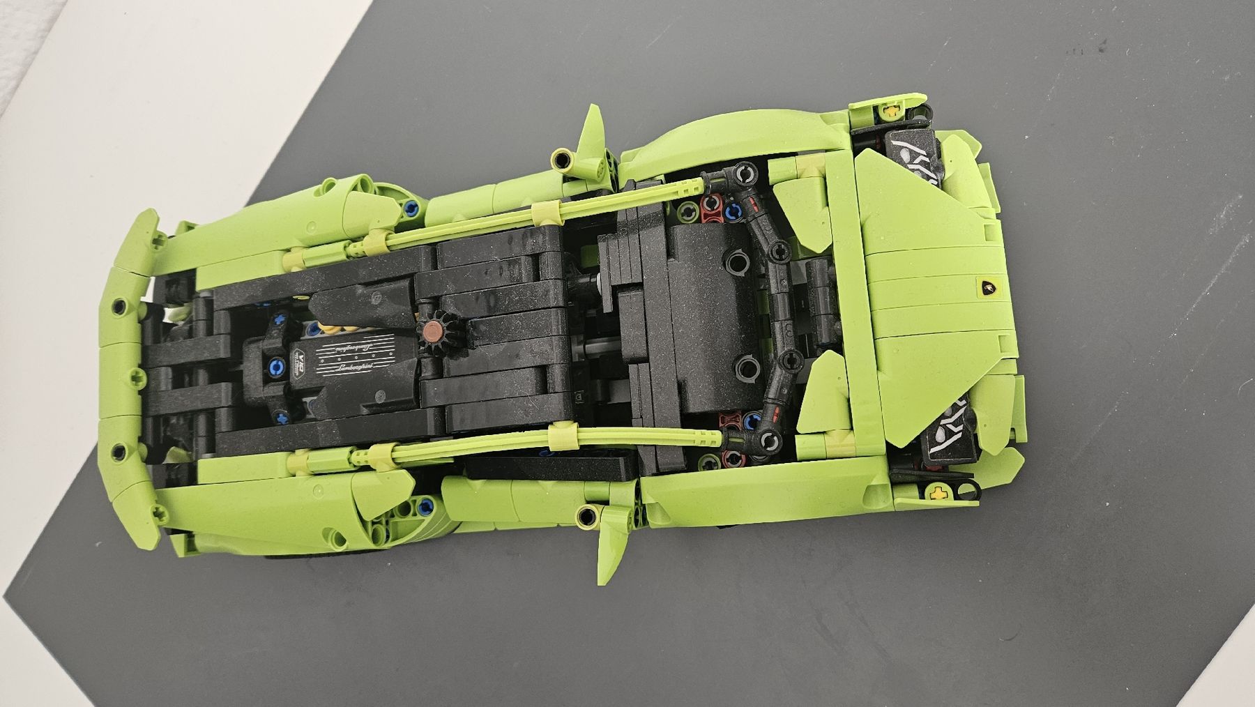Lego Spielzeuge: Lego Technic Lamborghini Huracan Performante – Gebraucht aus Kölliken von SoLa07 4