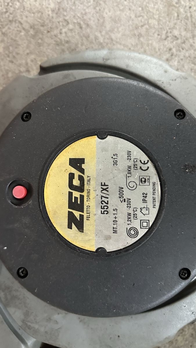 Cavi: ZECA Kabelrolle 5527XF mit Lampe, gebraucht – Usato da Biel/Bienne venduto da kra_s8rv 1