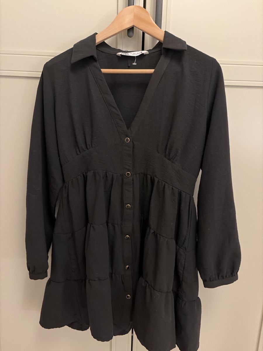Zara Vestiti: Neues Kleid Zara schwarz langarm – Nuovo (secondo la descrizione) da Thalwil venduto da ver_vj9n