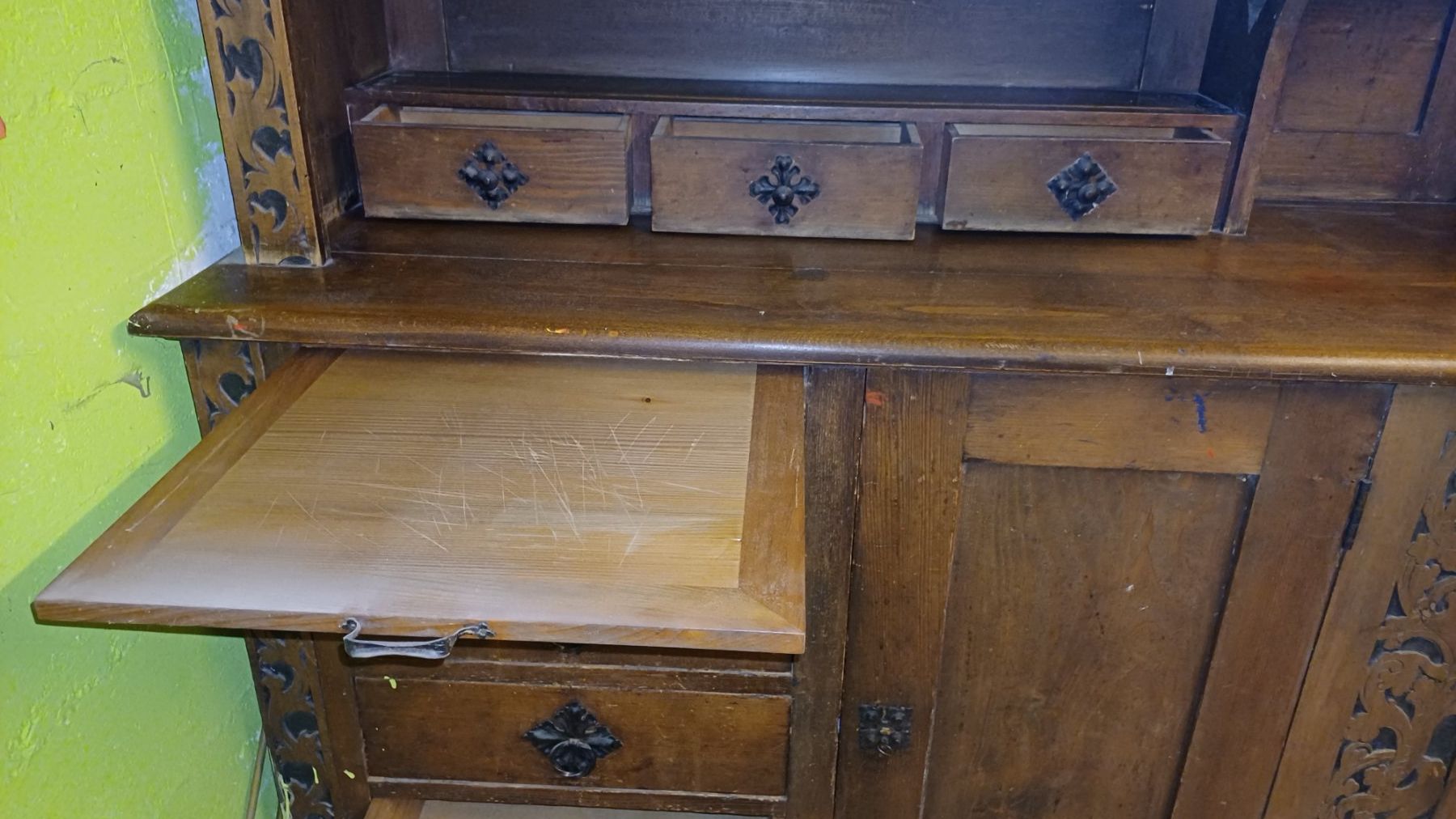Credenze: Nussbaum Buffet, Tisch, Bank, 2 Stabellen – Usato da Rafz venduto da hofgut 3