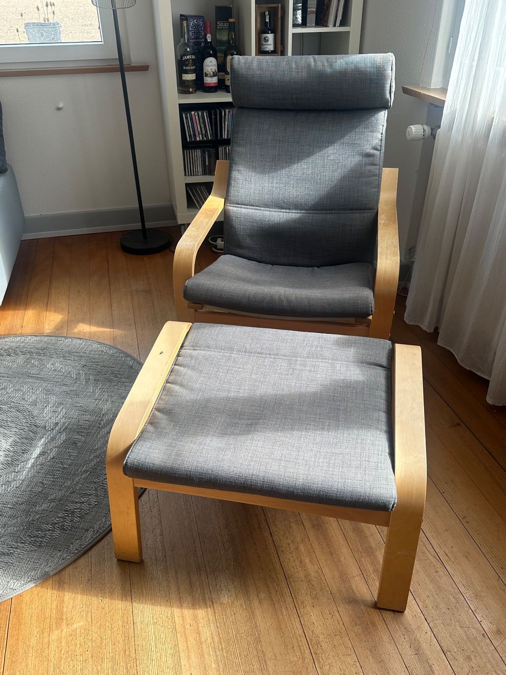 Ikea Poltrone: IKEA Sessel Poäng mit Hocker grau gebraucht – Usato da Riken AG venduto da Troubadix1 1