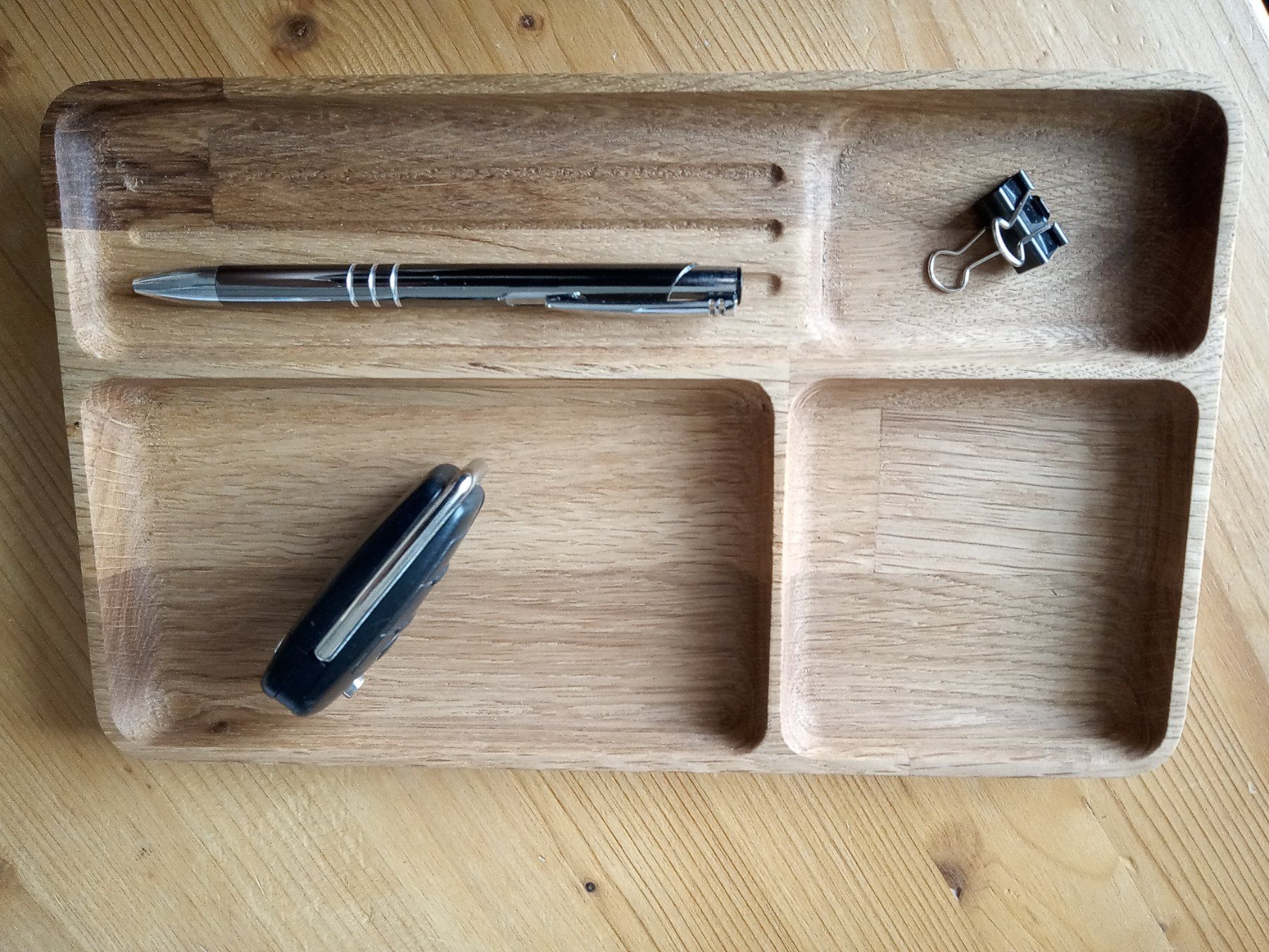 Holzartikel: Hochwertige Stiftablage aus Eichenholz – Neu und originalverpackt aus Büren SO von swelch